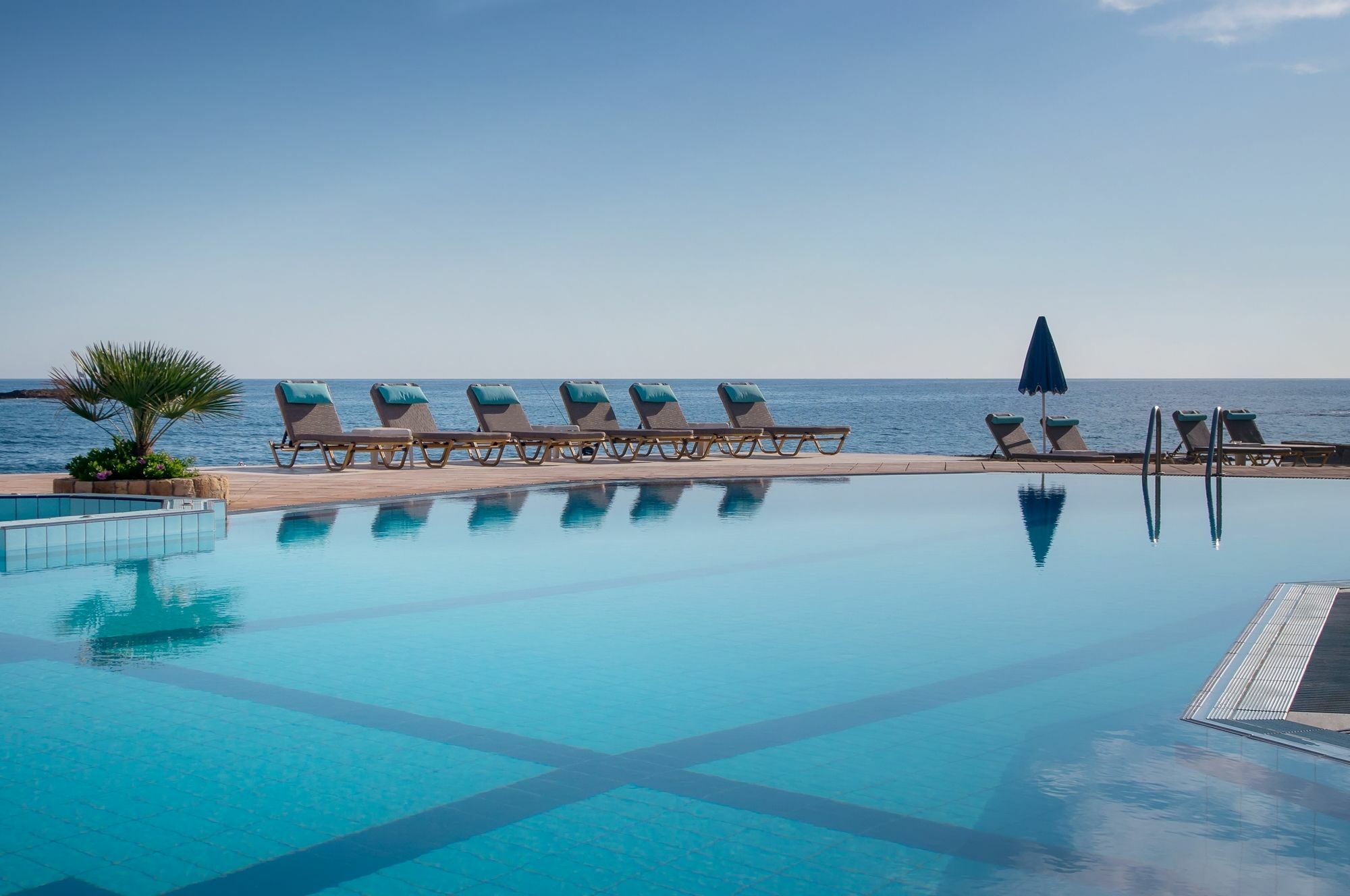 Pyrgos Beach Hotel Apartments Μάλια Εξωτερικό φωτογραφία